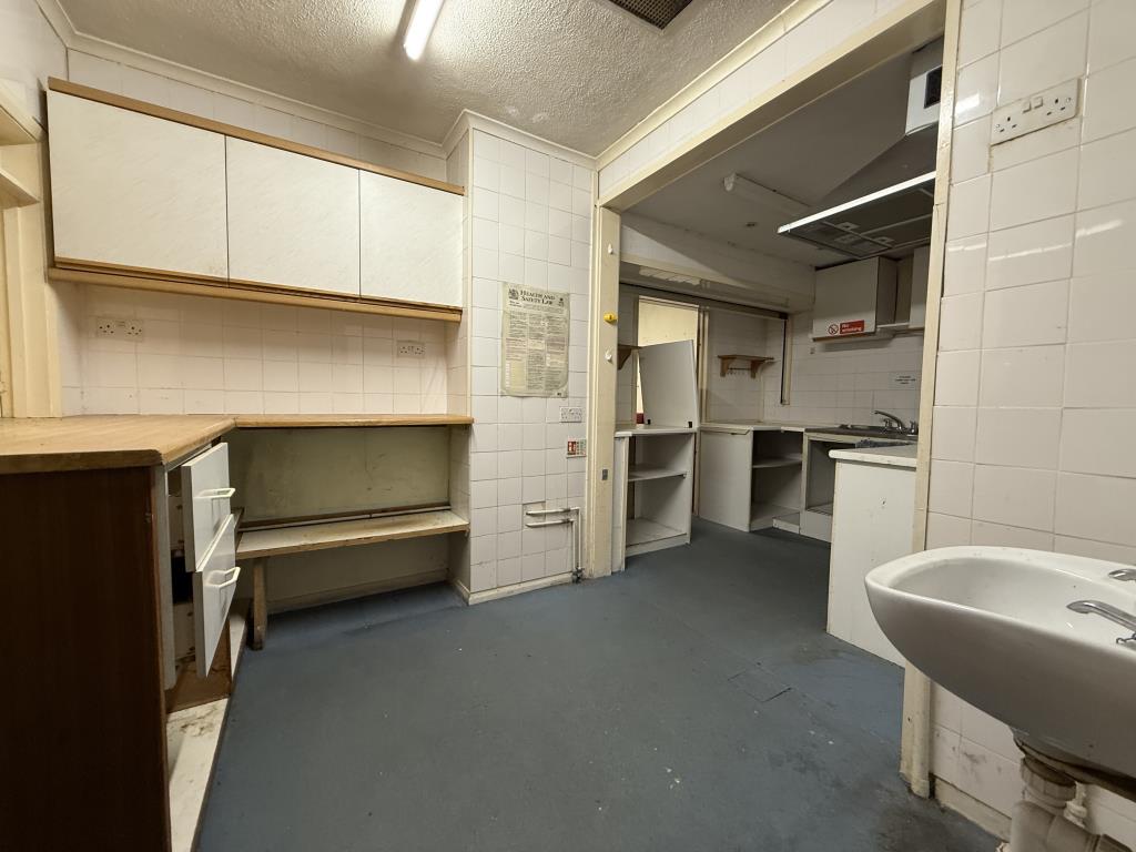 Lot: 108 - FORMER CHURCH AND NAVAL CLUB - Kitchen area